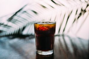 Bebidas adoçadas artificialmente não são saudáveis, nem beneficiam a perda de peso, segundo a OMS.